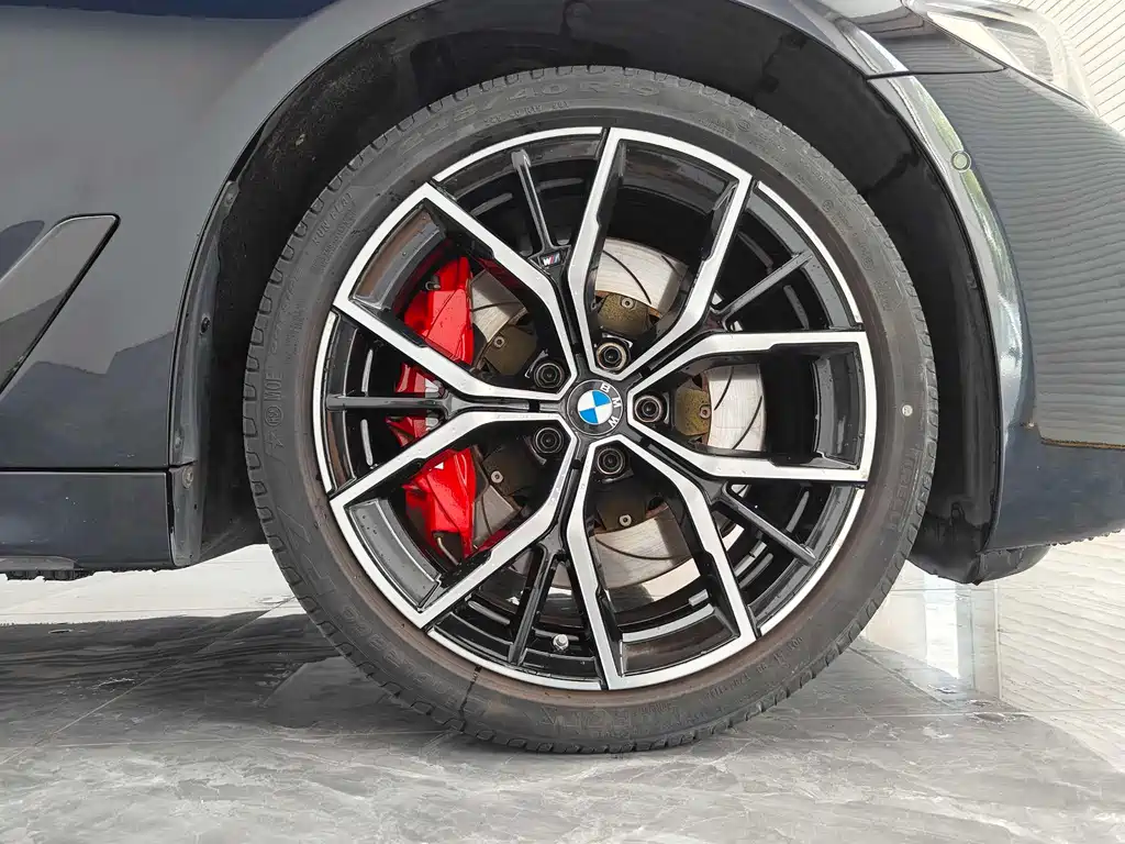 BMW 5 Series 2023 — фото 15