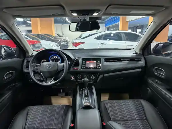 Honda Vezel 2016