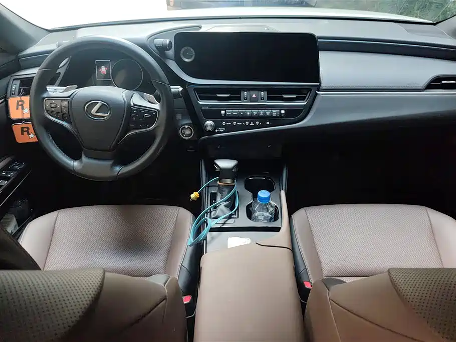 Lexus ES 2023 — фото 12