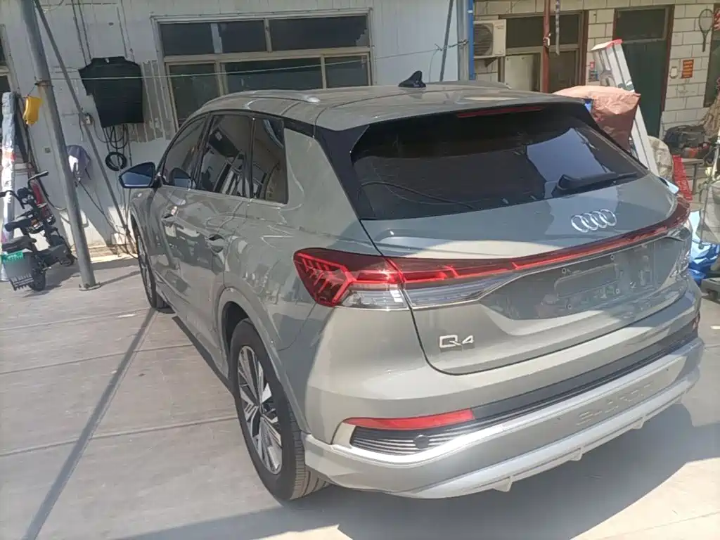Audi Q4 e-tron 2024