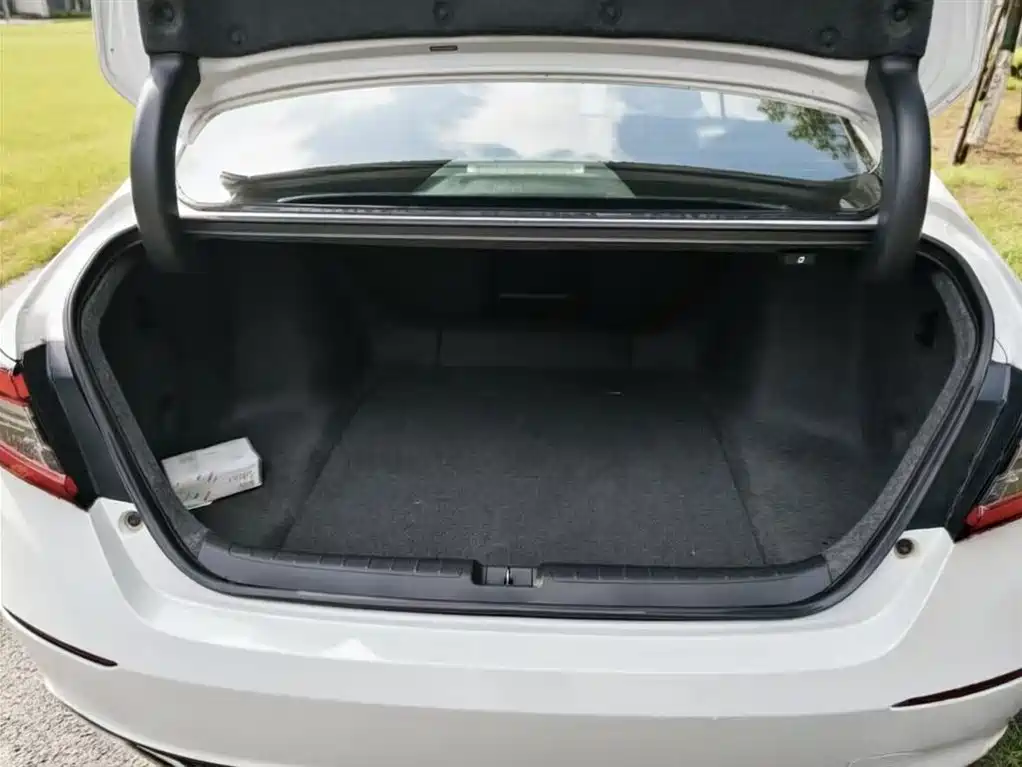 Honda Accord 2022 — фото 19