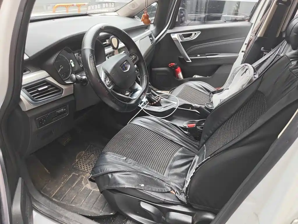 Geely Vision X3 2020 — фото 12