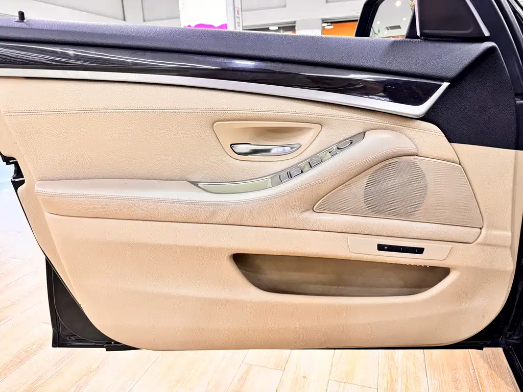 BMW 5 Series 2013 — фото 11