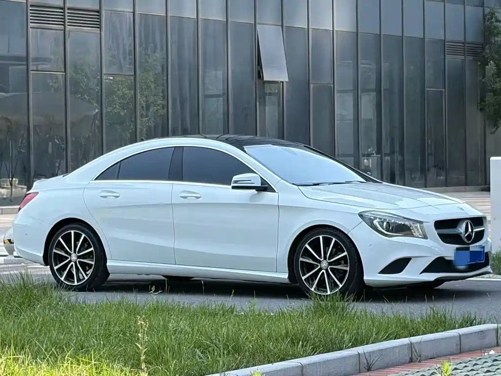 Mercedes-Benz CLA 2015