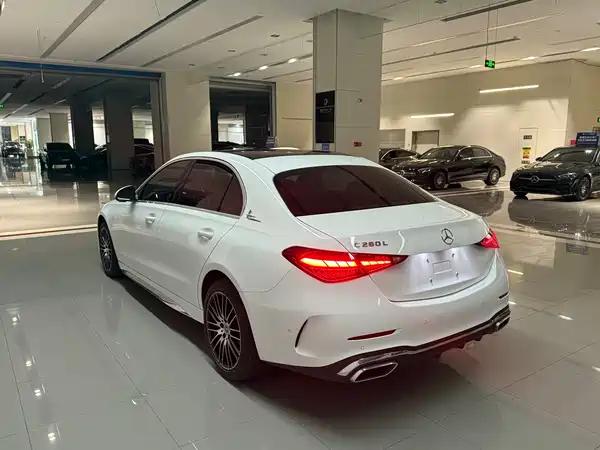 Mercedes-Benz C-Class 2024