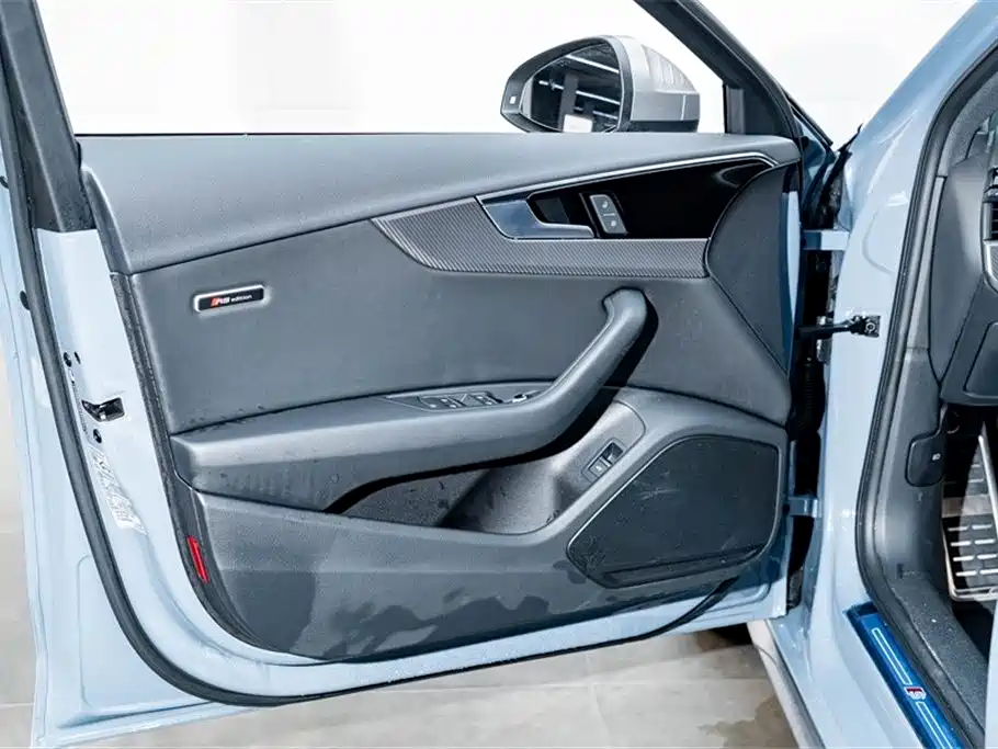 Audi A4L 2023 — фото 18