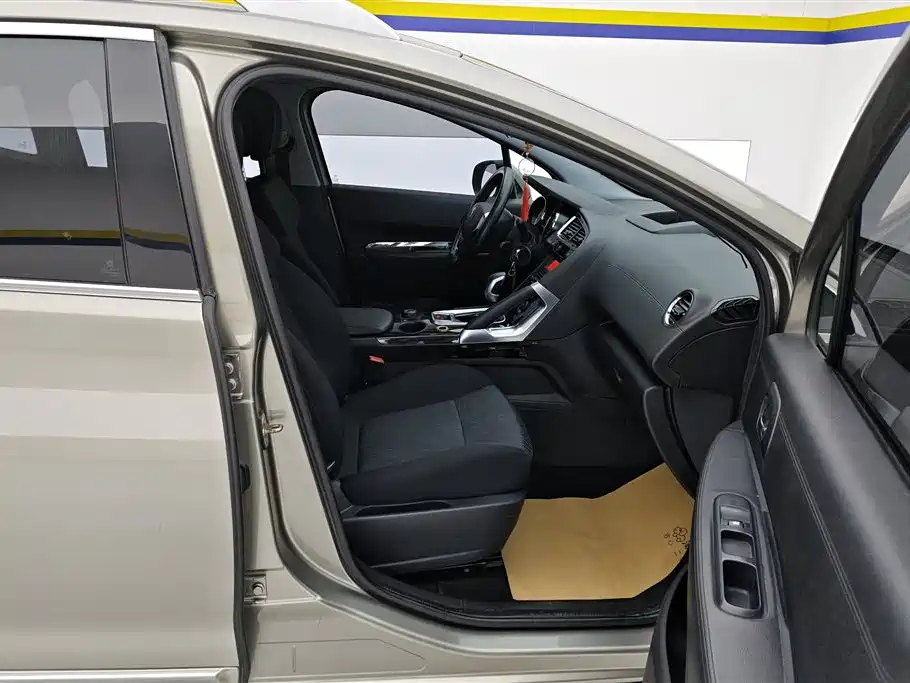Peugeot 3008 2015 — фото 8
