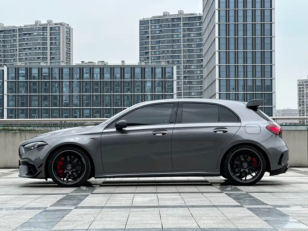Mercedes-Benz A-Class AMG 2024 — фото 4