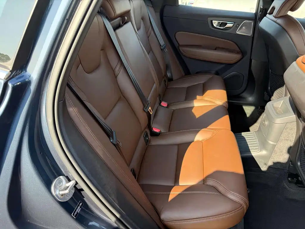 Volvo XC60 PHEV 2024 — фото 13