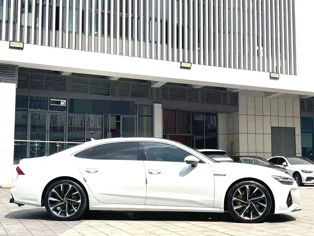 Audi A7L 2021 — фото 8