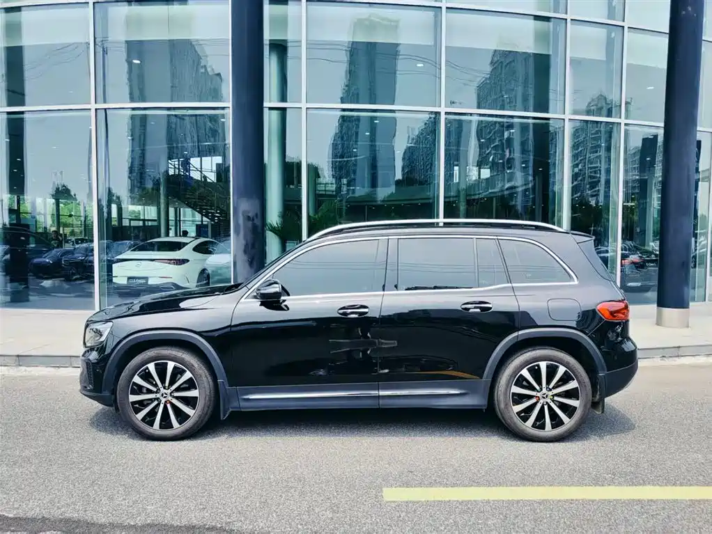 Mercedes-Benz GLB 2024