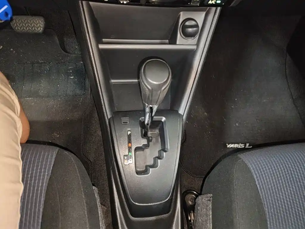 Toyota Yaris L 2019 — фото 14
