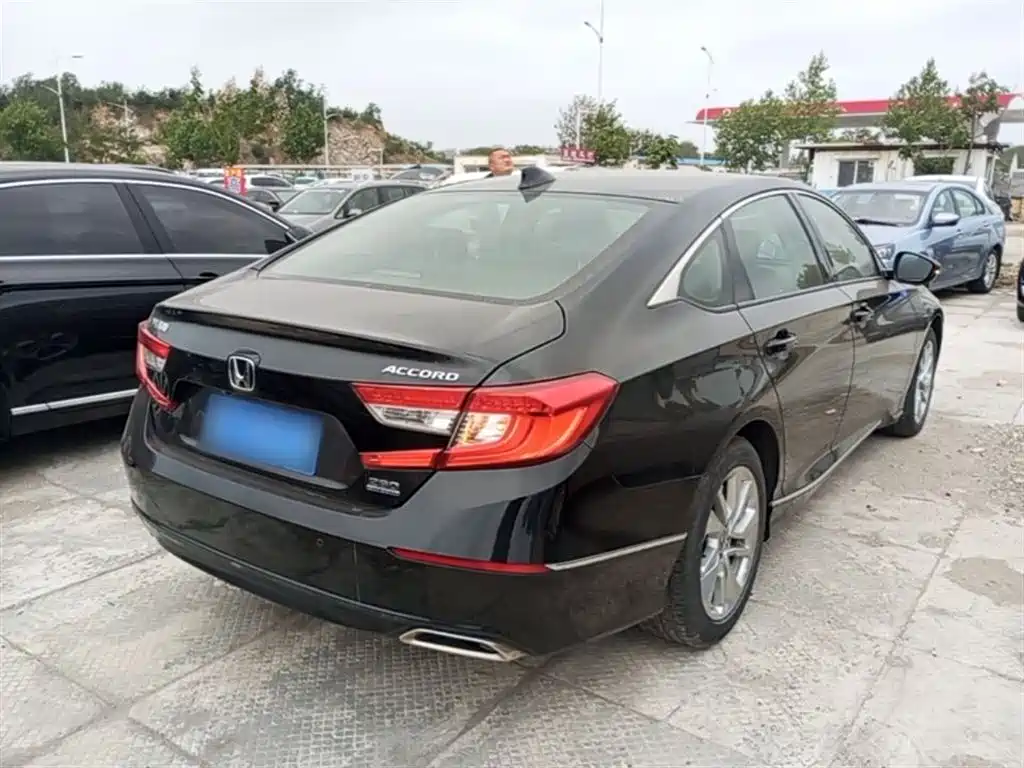 Honda Accord 2018 — фото 7