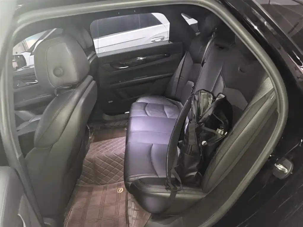 Cadillac CT6 2023 — фото 17