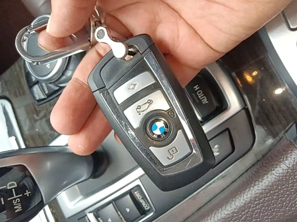 BMW 5 Series 2017 — фото 9