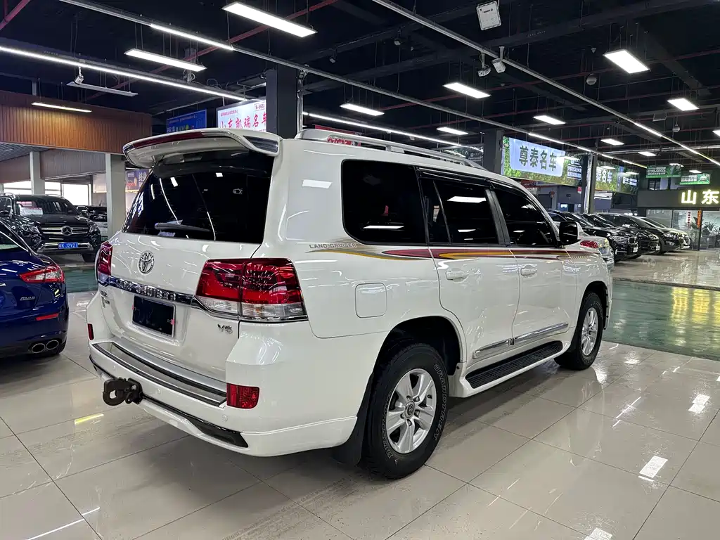 Toyota Land Cruiser 2018 — фото 4