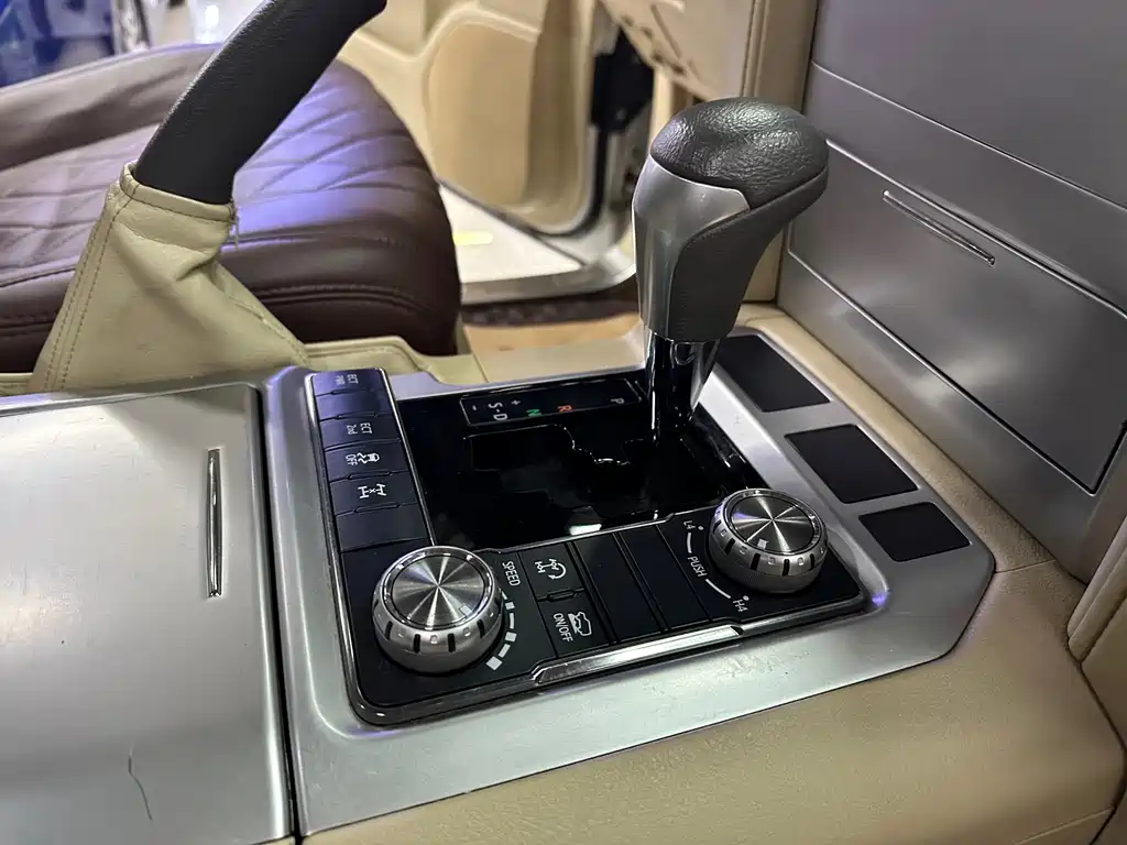 Toyota Land Cruiser 2018 — фото 14