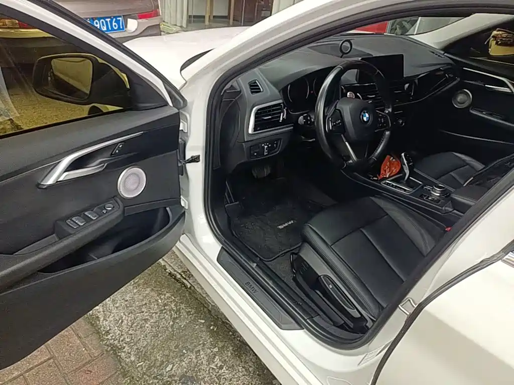 BMW 1 Series 2021 — фото 16