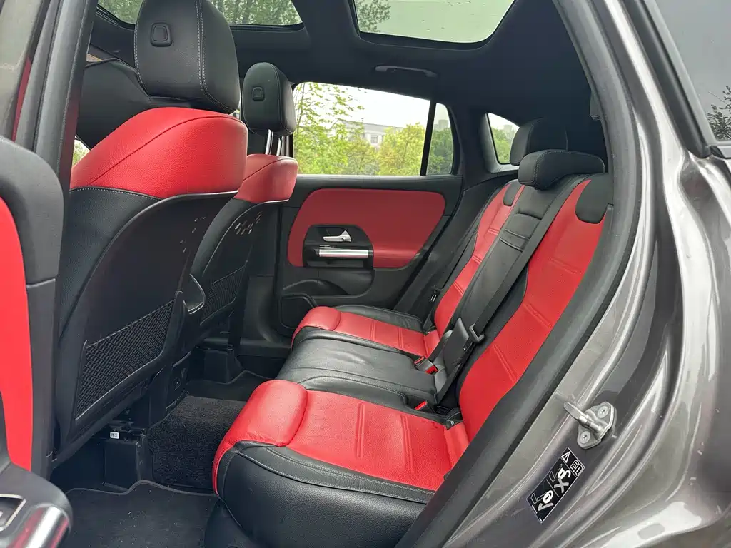 Mercedes-Benz GLA AMG 2021 — фото 10