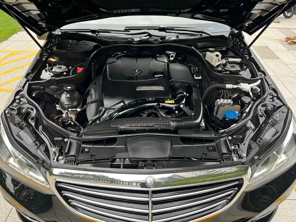 Mercedes-Benz E-Class 2016 — фото 14