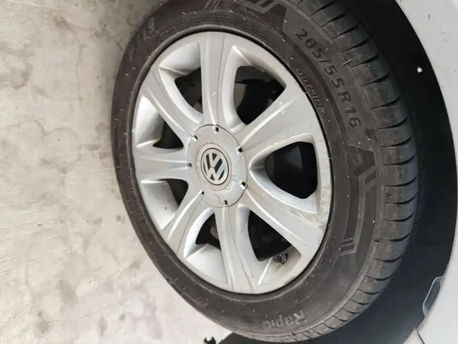 Volkswagen Lavida 2012