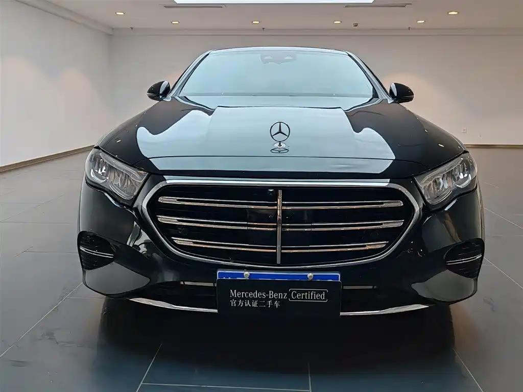 Mercedes-Benz E-Class 2025 — фото 3