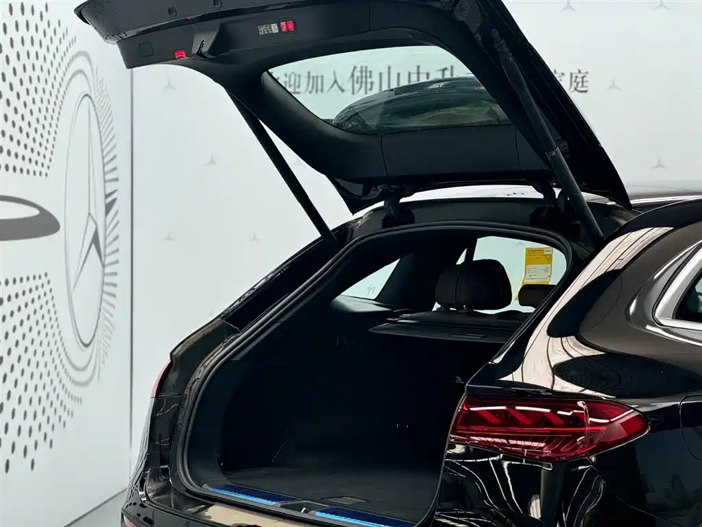 Mercedes-Benz EQE SUV 2025 — фото 3