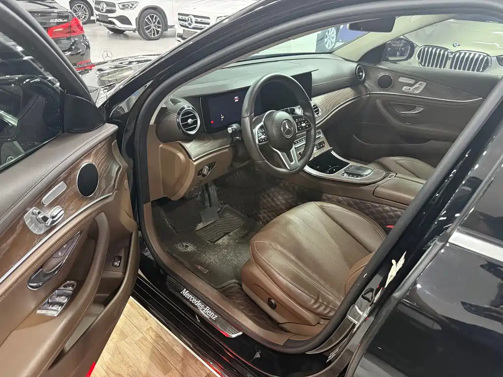 Mercedes-Benz E-Class 2019 — фото 13