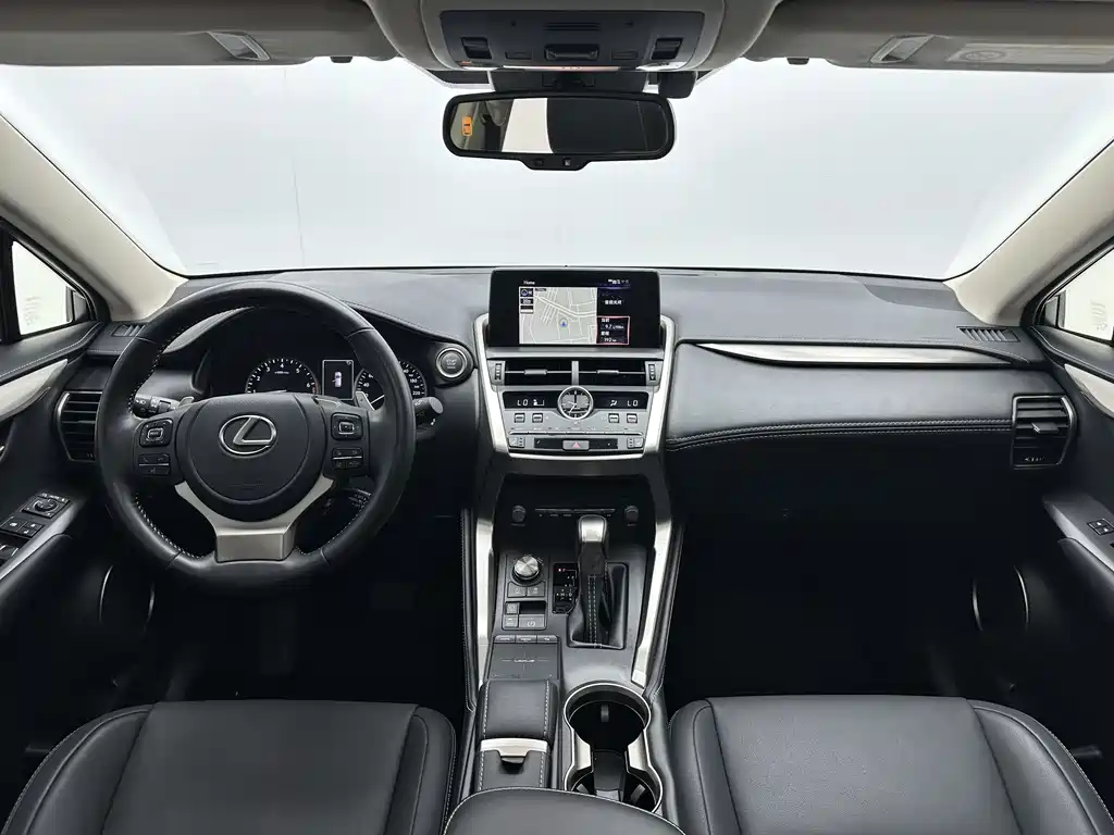 Lexus NX 2021