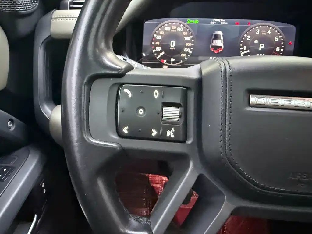 Land Rover Defender 2021 — фото 12
