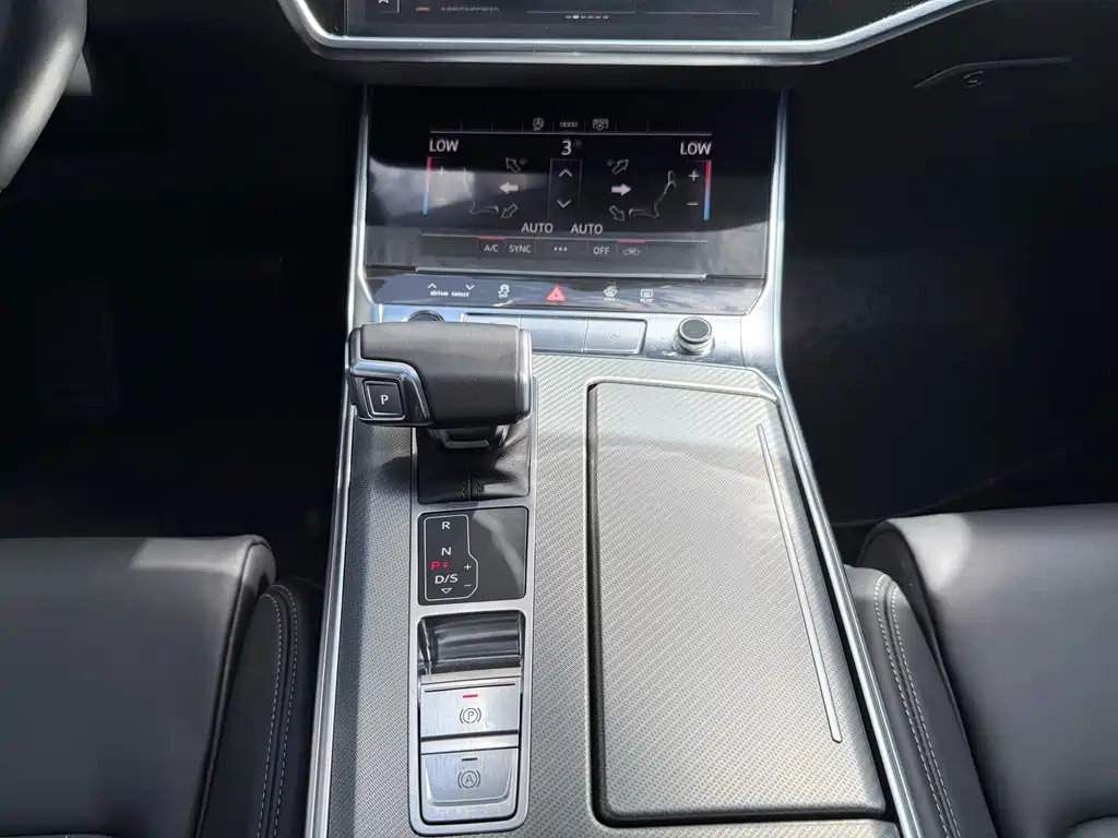 Audi A6L 2024 — фото 13