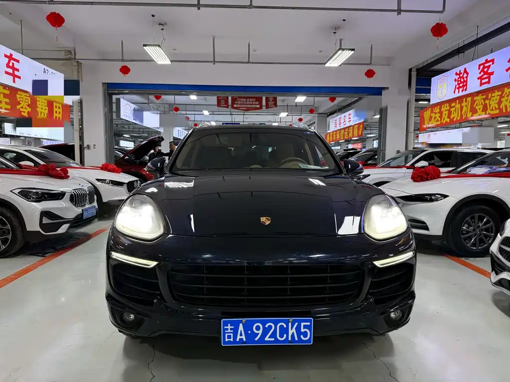 Porsche Cayenne 2016 — фото 2