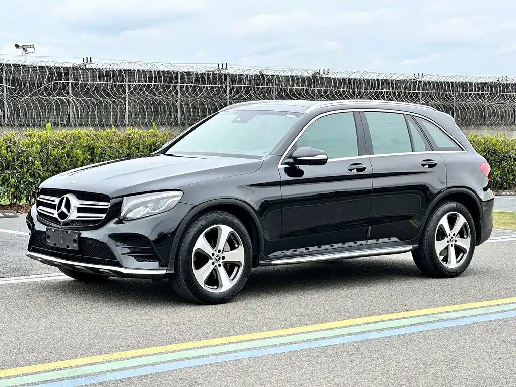 Mercedes-Benz GLC 2017 — фото 1