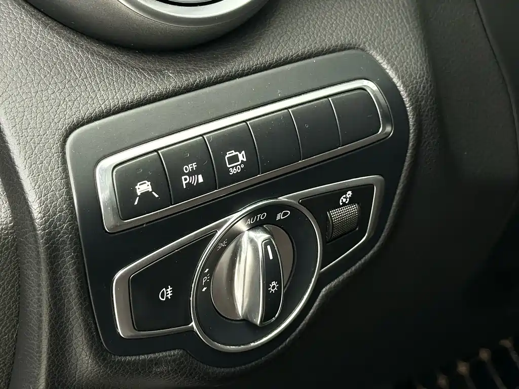 Mercedes-Benz GLC 2017 — фото 13