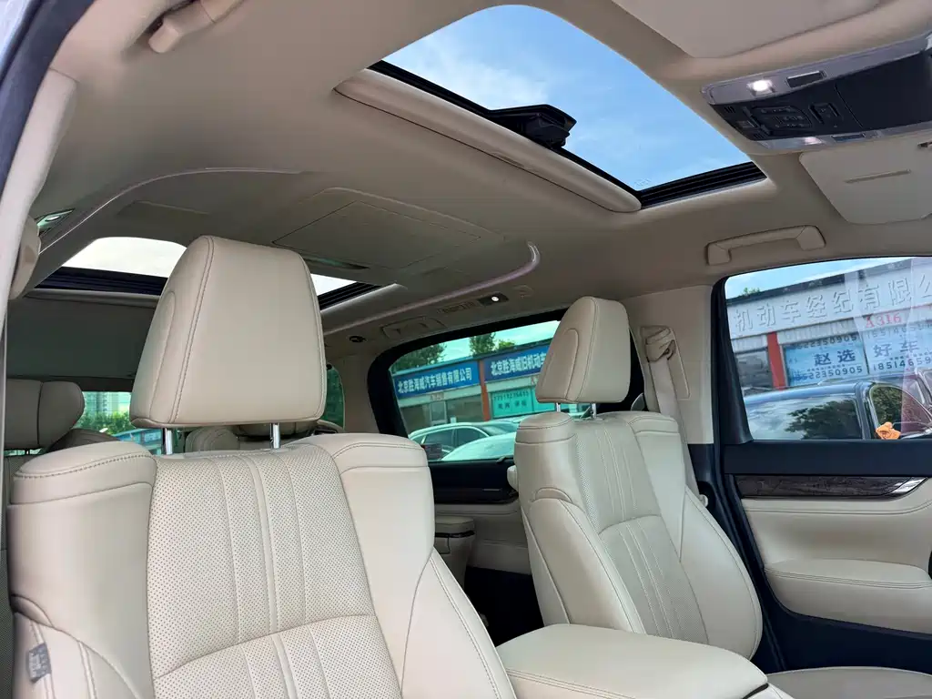 Toyota Vellfire 2022 — фото 11