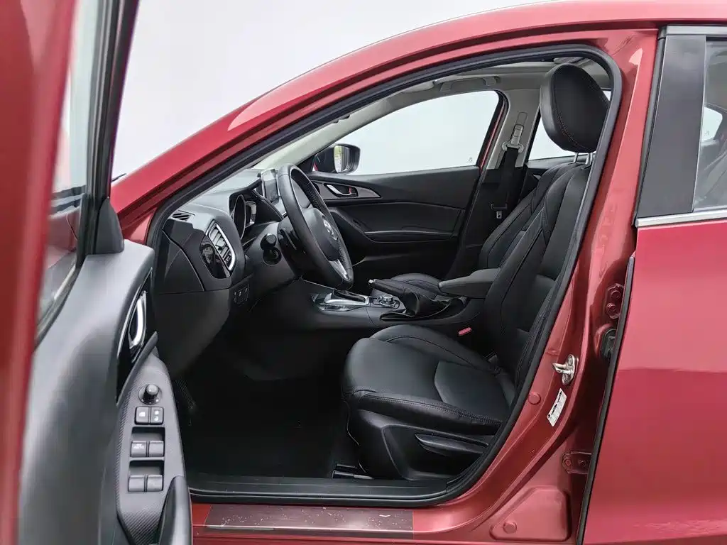 Mazda 3 Axela 2016 — фото 10