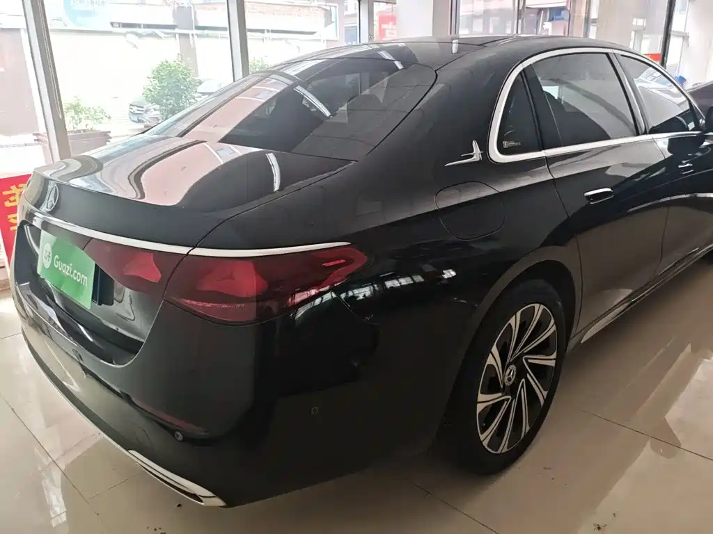 Mercedes-Benz E-Class 2024