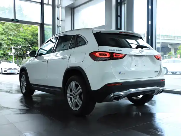 Mercedes-Benz GLA 2024