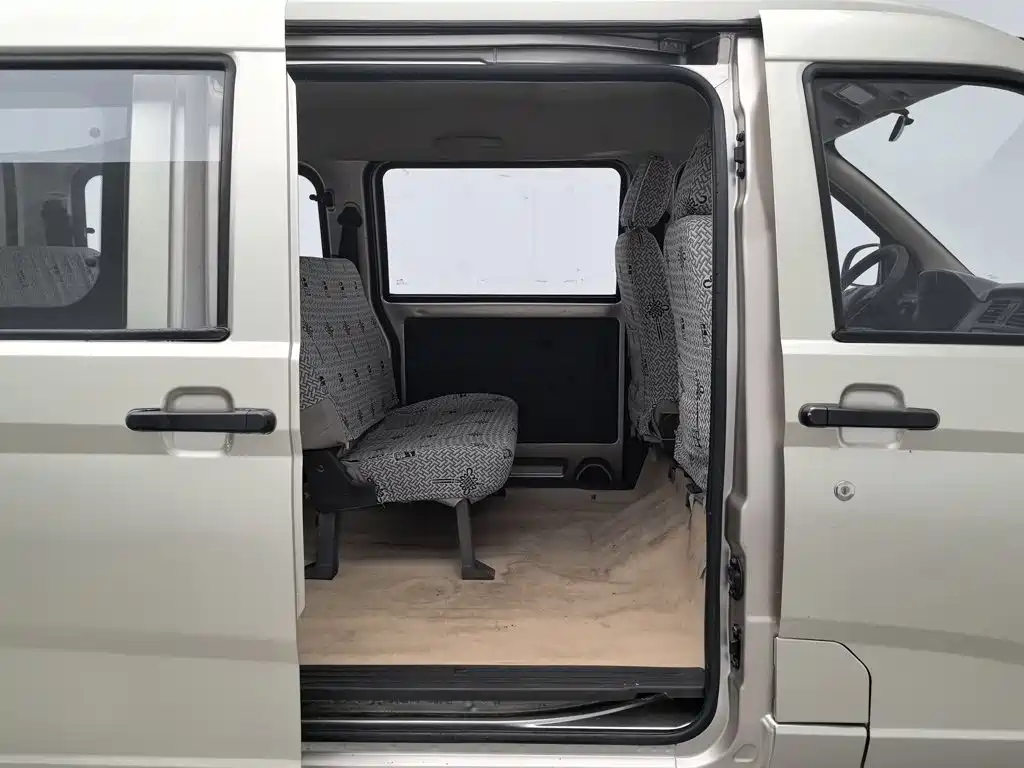 Wuling Rongguang 2016 — фото 15