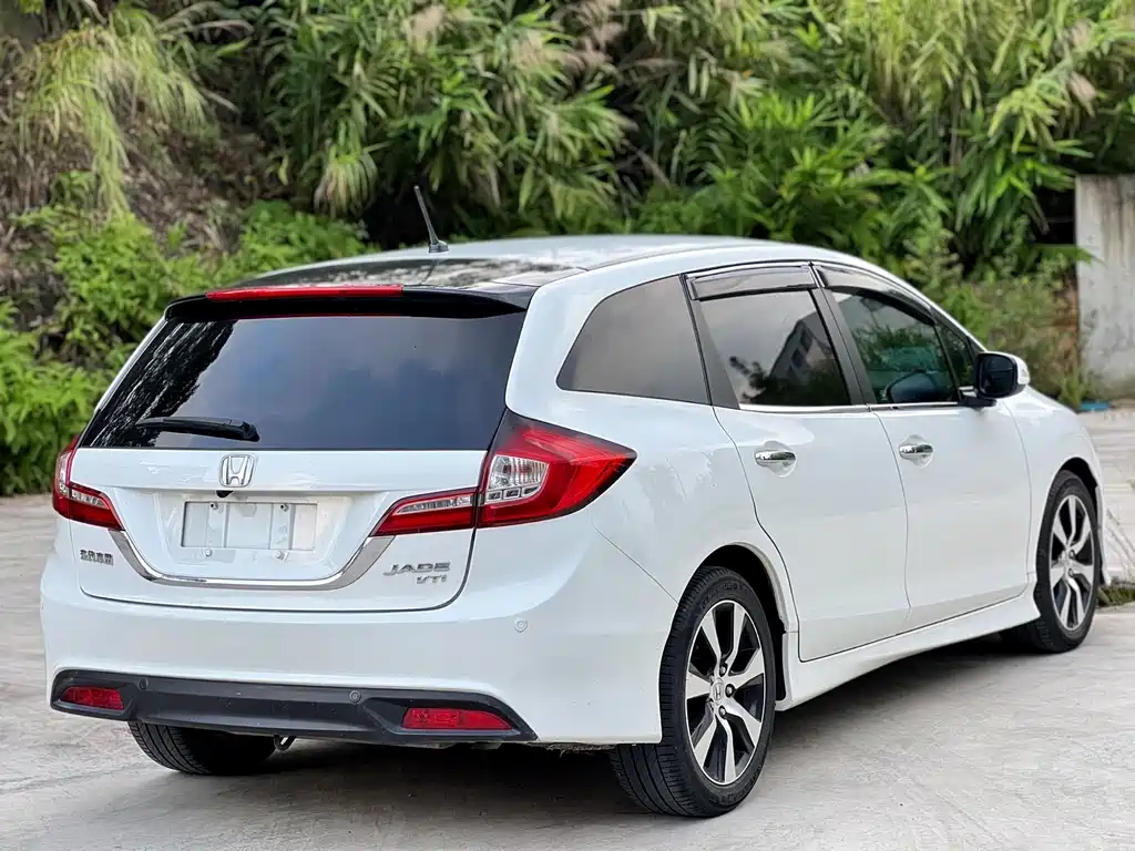 Honda Jade 2017 — фото 9