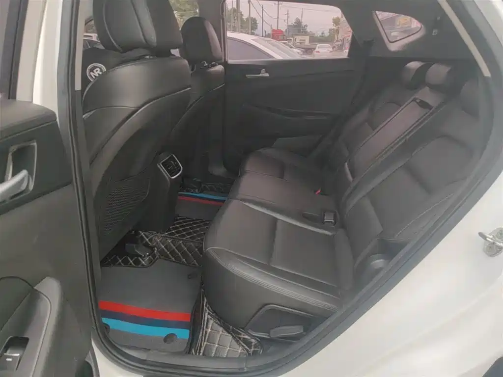 Hyundai Tucson 2018 — фото 17