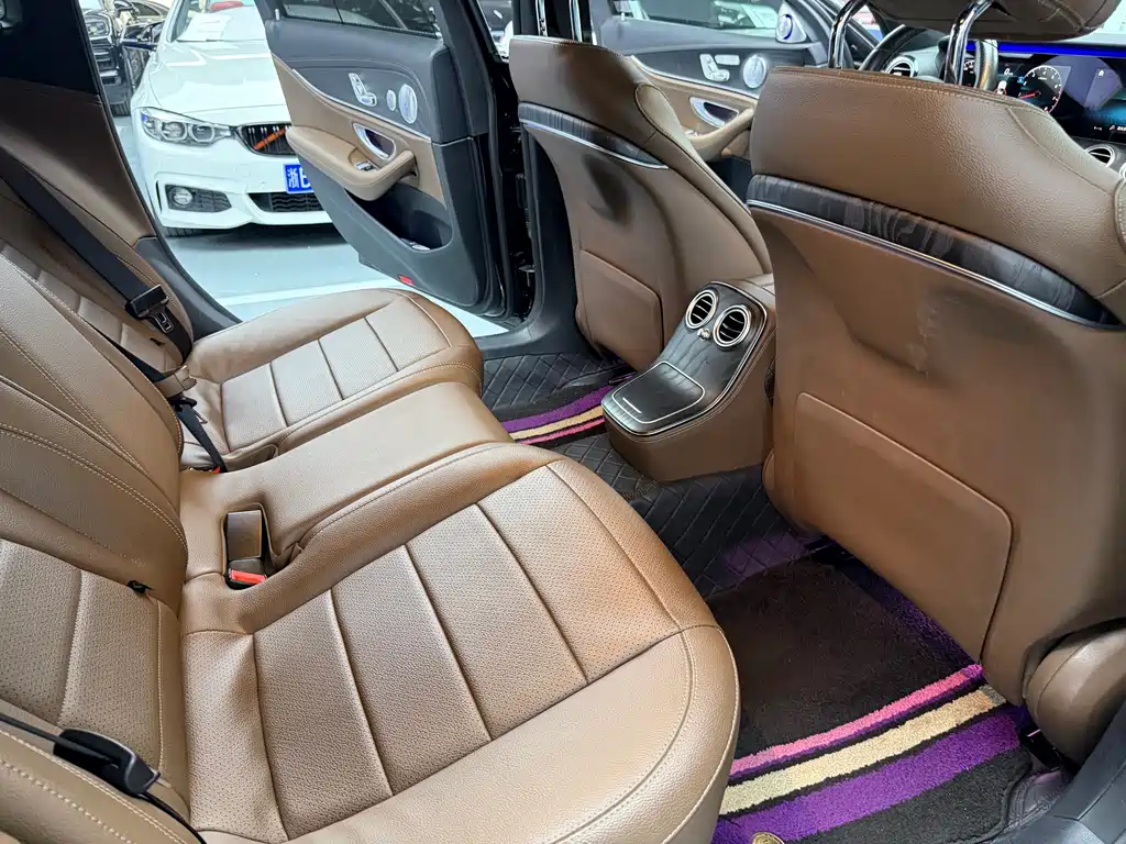 Mercedes-Benz E-Class 2021 — фото 17