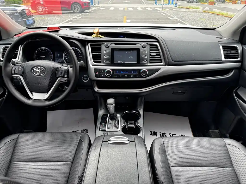 Toyota Highlander 2017 — фото 19