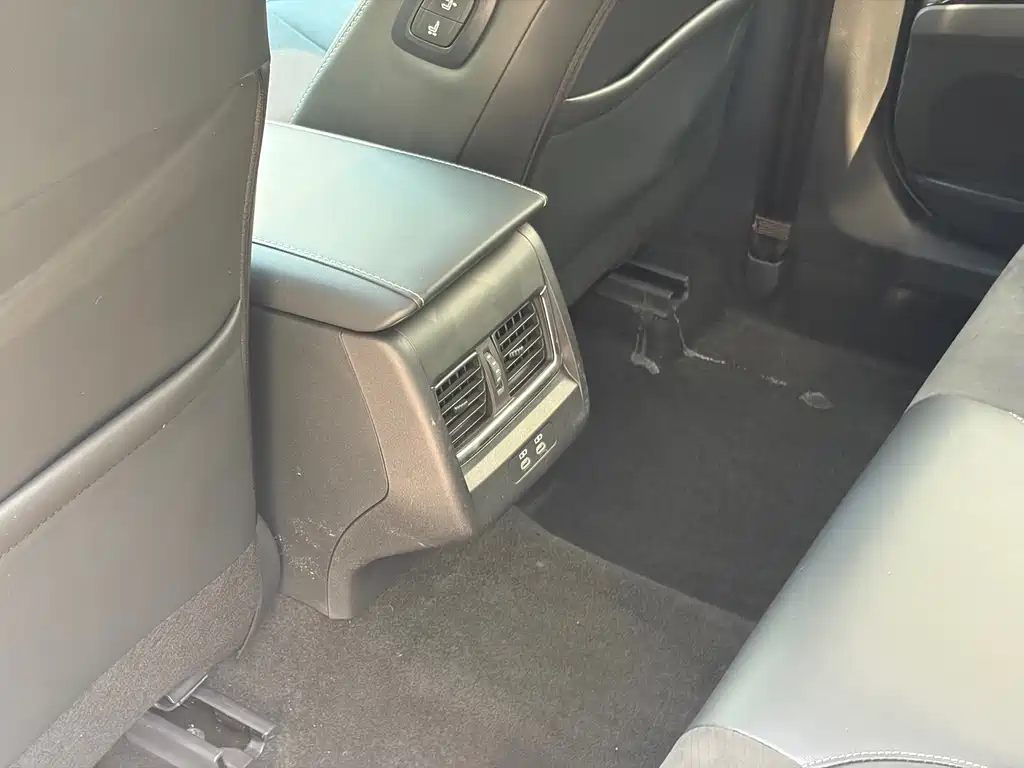 Toyota Camry 2025 — фото 14