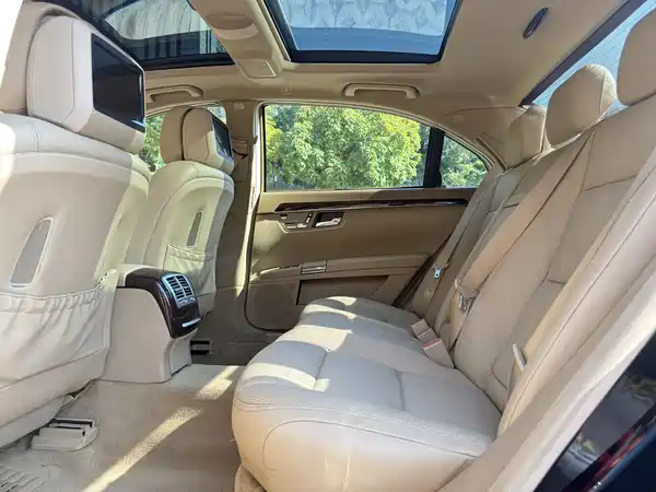Mercedes-Benz S-Class 2012