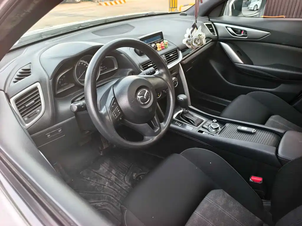 Mazda CX-4 2017 — фото 9