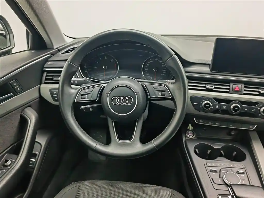 Audi A4L 2020 — фото 11