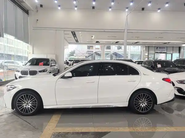 Mercedes-Benz C-Class 2024