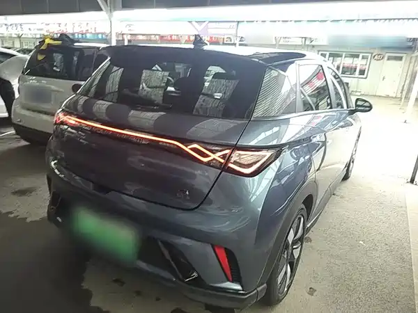 BYD Dolphin 2023
