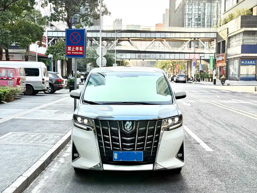Toyota Alphard 2018 — фото 3